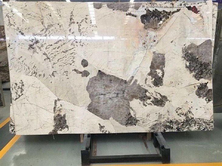 Patagonia-Granite-Slab-for-Kitchen-Countertop-Worktop-Tabletop-Background.webp (4)(001)